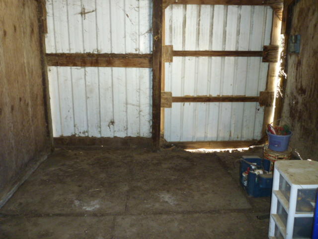 205 Latigo Ranch Road Williams, OR 97544 - Photo 43 of 50 Stall with rubber mats