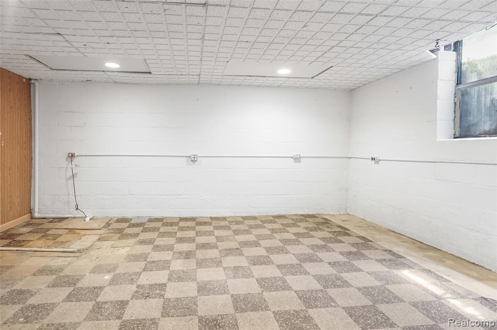 29525 Curtis Road Livonia, MI 48152 - Photo 32 of 42 Gallery Image 32