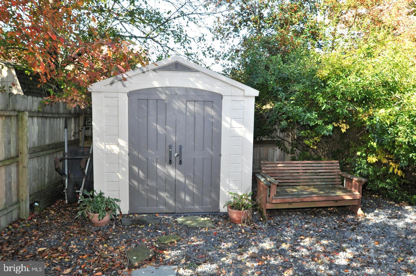 10 Blatherwick Drive Berlin, NJ 08009 - Photo 37 of 38 a wooden house with a outdoor space