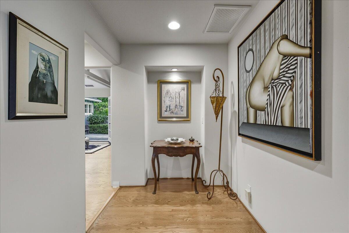 2140 Veloz Drive Montecito, CA 93108 - Photo 24 of 50 a hallway with a painting on the wall