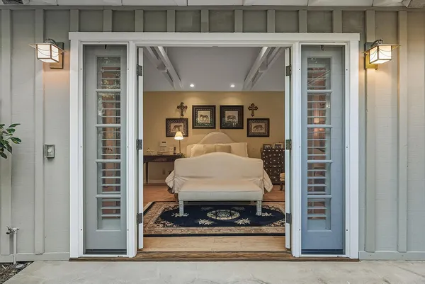 a view of a entryway of the house