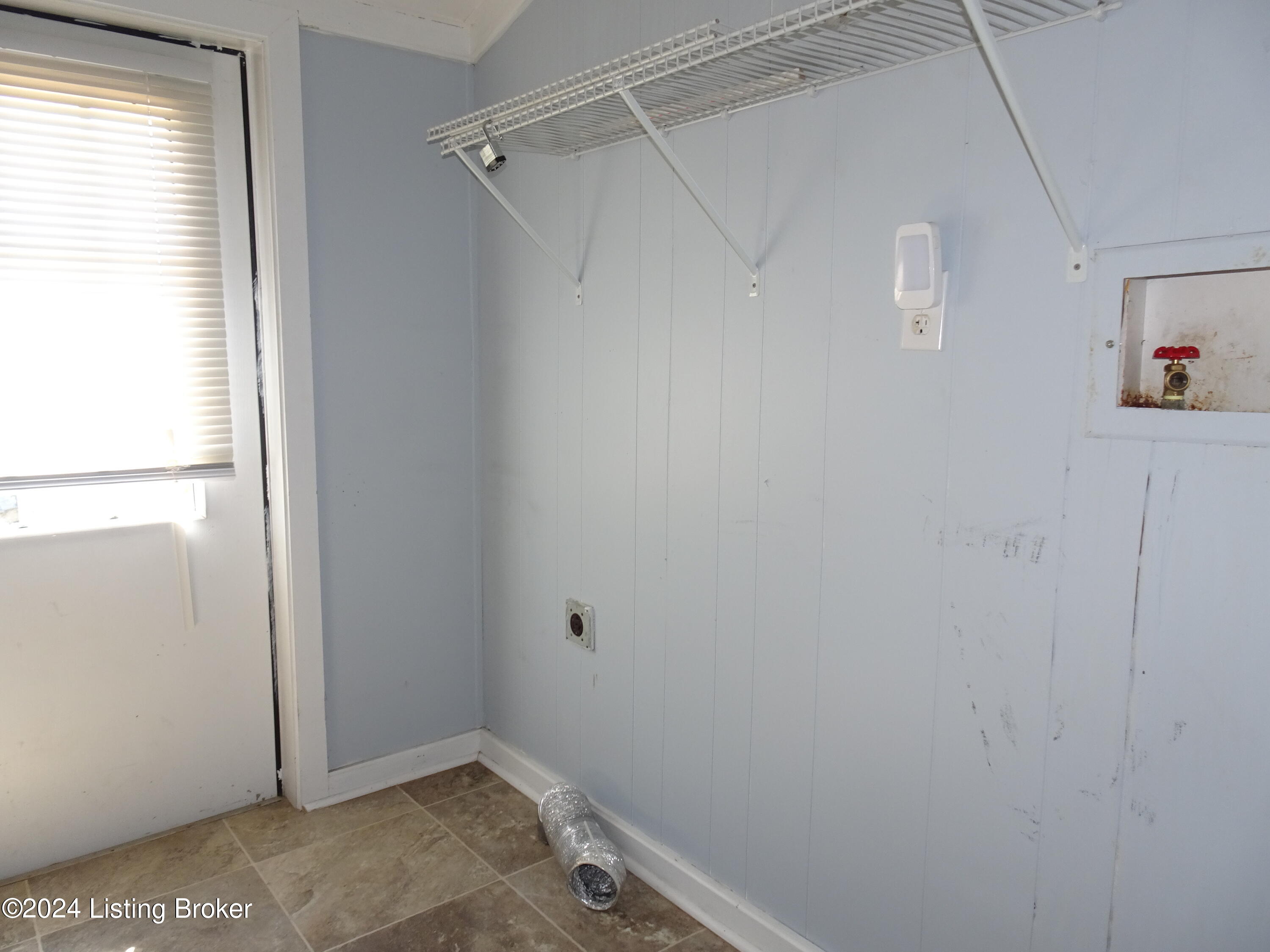 70 School Loop Road Buffalo, KY 42716 - Photo 11 of 27 DSC06436