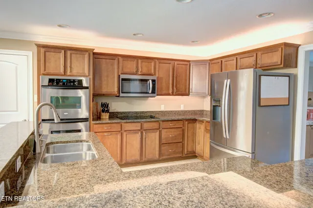 $669,500 | 3345 Whispering Oaks Drive, Knoxville, TN 37938