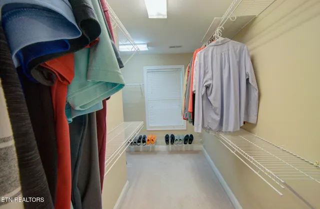 $669,500 | 3345 Whispering Oaks Drive, Knoxville, TN 37938