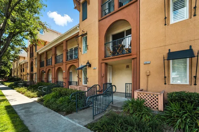 $949,000 | 2067 Sonador Commons, San Jose, CA 95128