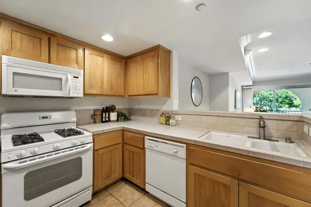 $949,000 | 2067 Sonador Commons, San Jose, CA 95128