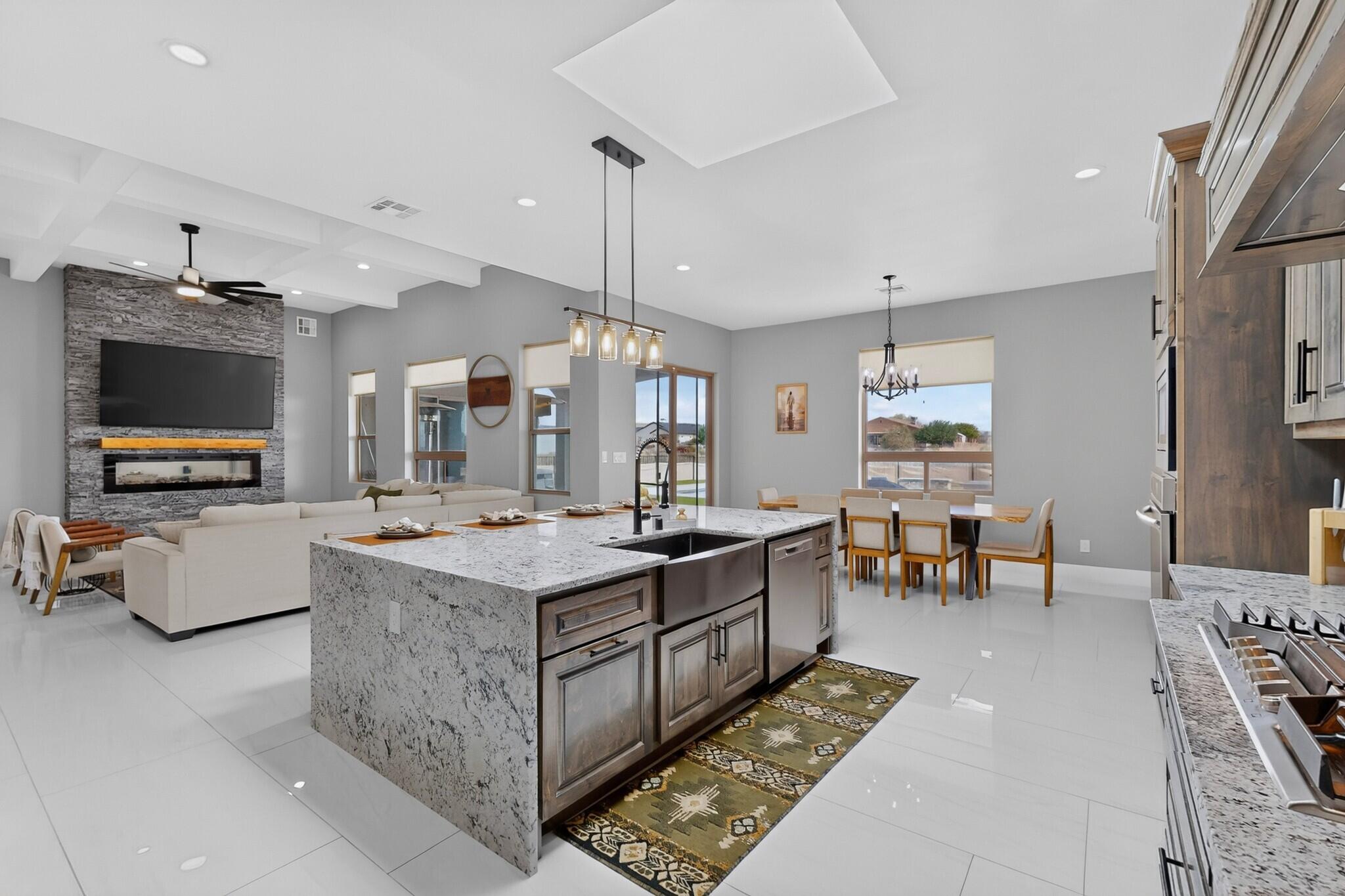 412 5th Street Northeast Rio Rancho, NM 87124 - Photo 14 of 53 Gallery Image 14