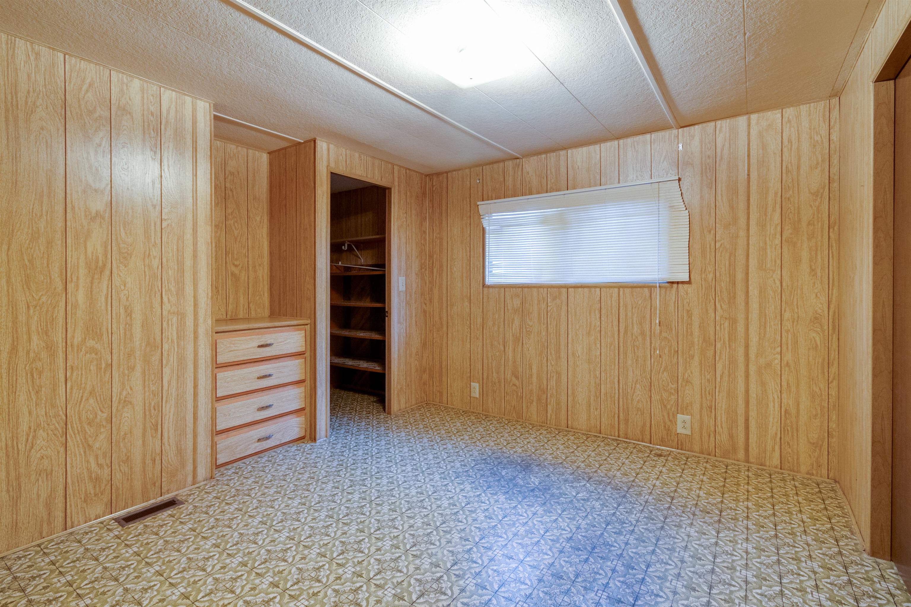 12622 North Mayfair Road Spokane, WA 99218 - Photo 8 of 19