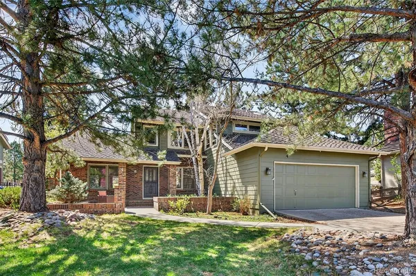 $1,089,000 | 4 Oakmont Lane, Littleton, CO 80127