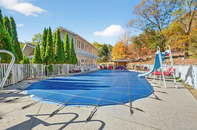 $1,095,000 | 10 Sunrise Drive, Putnam Valley, NY 10579