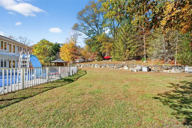 $1,095,000 | 10 Sunrise Drive, Putnam Valley, NY 10579