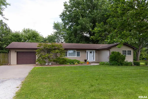 $180,000 | 319 Robin Road, Macomb, IL 61455