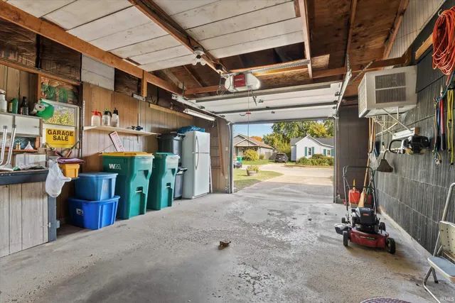 $160,000 | 223 Delorenzi Avenue South, Mishawaka, IN 46544