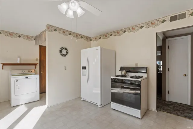 $160,000 | 223 Delorenzi Avenue South, Mishawaka, IN 46544