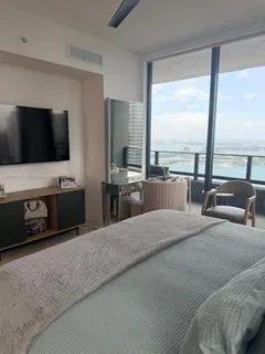 $1,700,000 | 159 Northeast 6th Street, Unit 4016, Miami, FL 33132