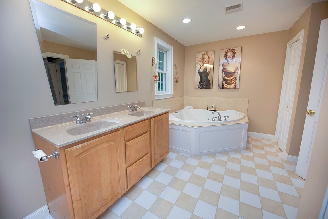 42 McIntosh Road Danville, NH 03819 - Photo 25 of 40