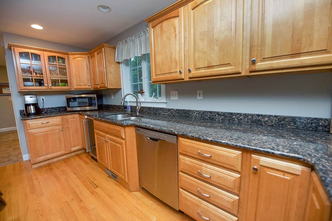 42 McIntosh Road Danville, NH 03819 - Photo 6 of 40