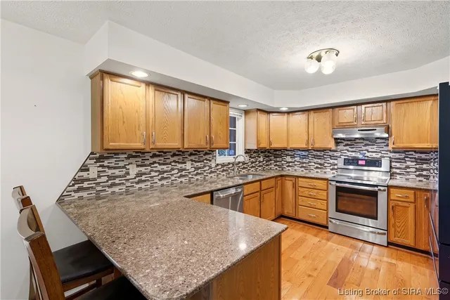 $529,900 | 2404 Plum Woods Drive, Sellersburg, IN 47172