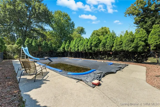 $529,900 | 2404 Plum Woods Drive, Sellersburg, IN 47172