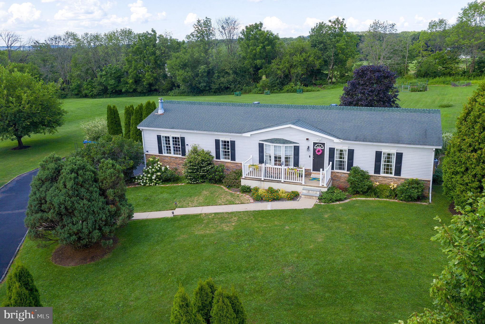 833 Callowhill Road Perkasie, PA 18944 - Photo 2 of 39