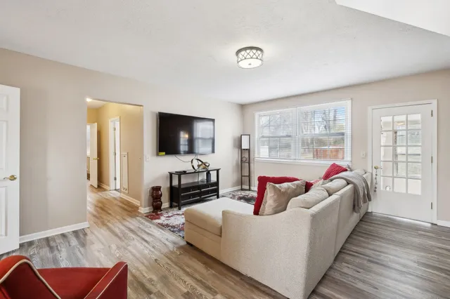 $549,900 | 5006 Bonnaside Drive, Hermitage, TN 37076