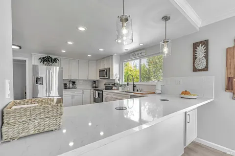 $1,024,000 | 2589 Topaz Drive, Novato, CA 94945