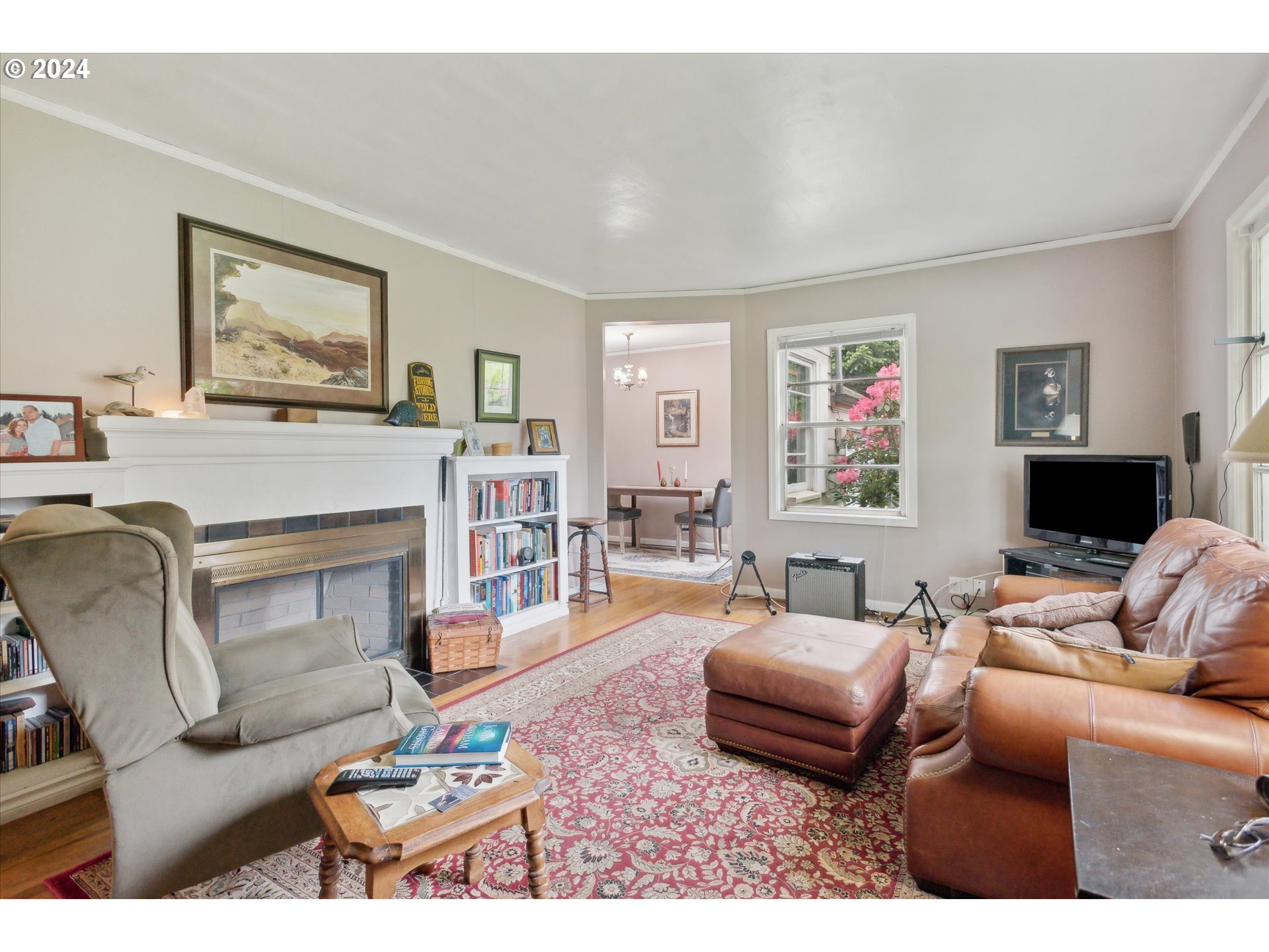 2924 Southwest Custer Street Portland, OR 97219 - Photo 11 of 37 Gallery Image 11