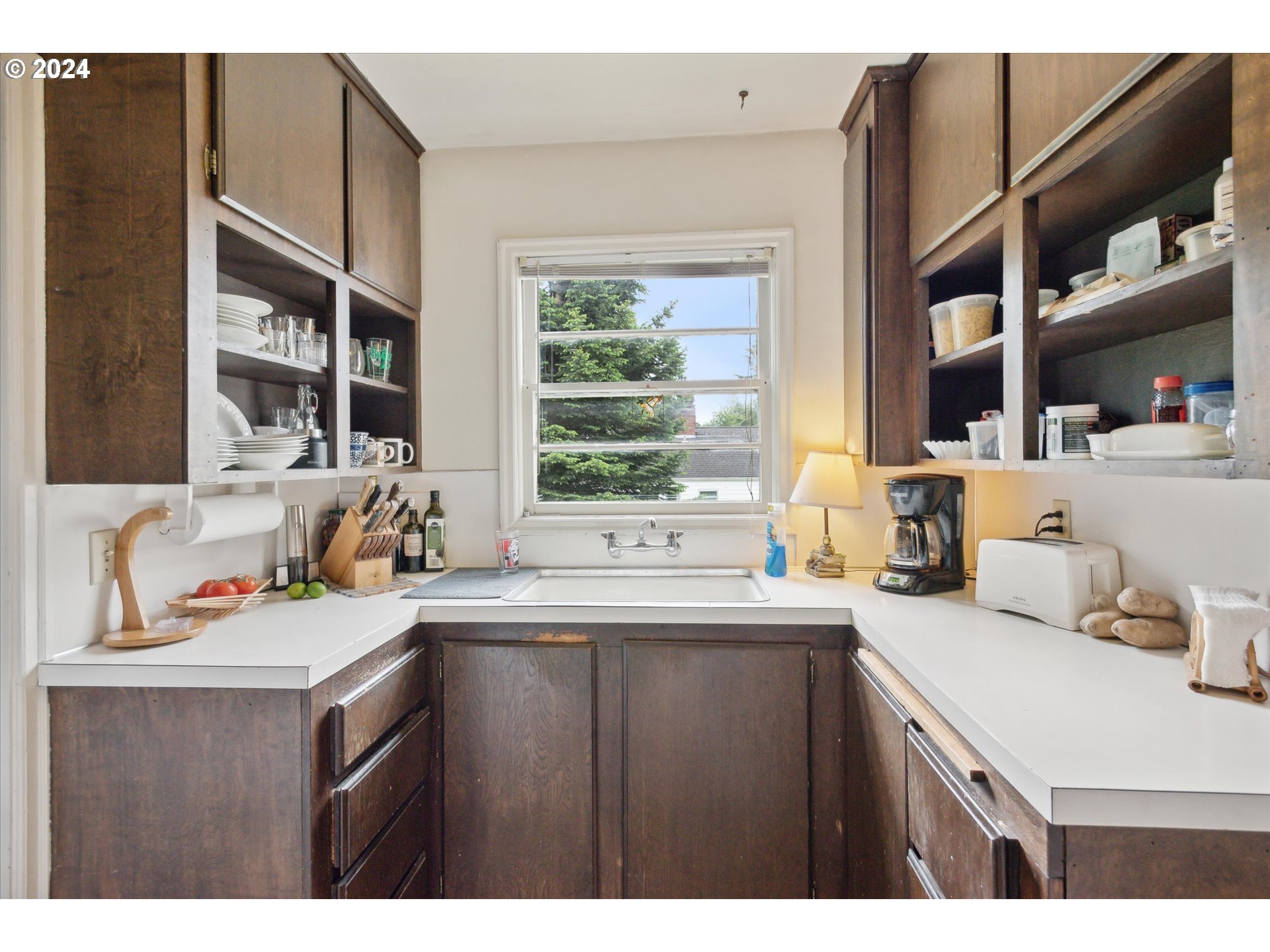 2924 Southwest Custer Street Portland, OR 97219 - Photo 17 of 37 Gallery Image 17