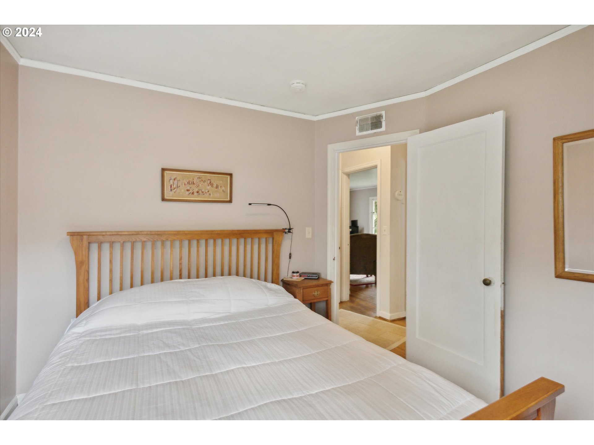 2924 Southwest Custer Street Portland, OR 97219 - Photo 23 of 37 Gallery Image 23