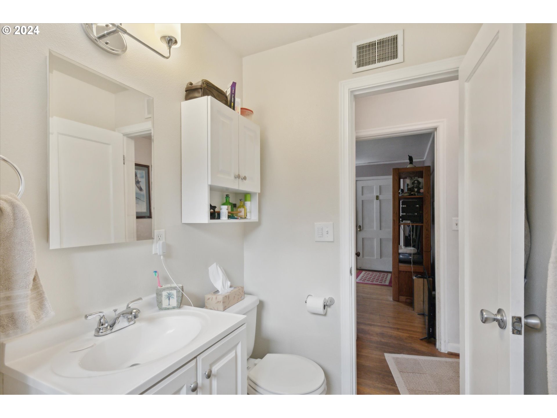 2924 Southwest Custer Street Portland, OR 97219 - Photo 28 of 37 Gallery Image 28