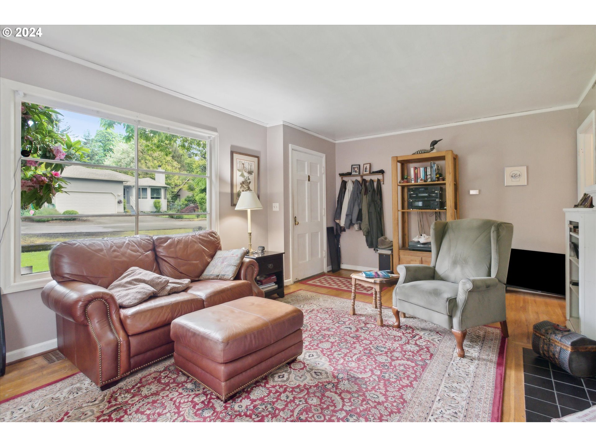 2924 Southwest Custer Street Portland, OR 97219 - Photo 8 of 37 Gallery Image 8