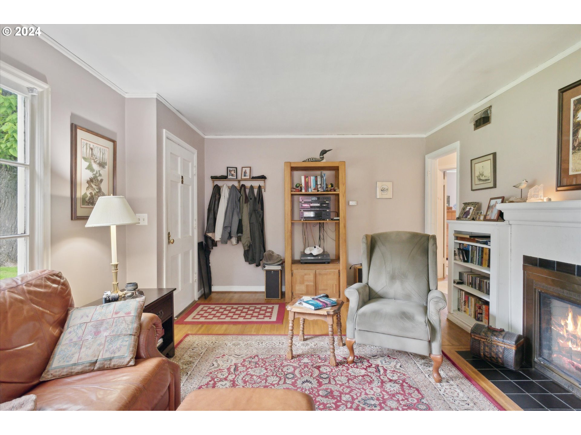 2924 Southwest Custer Street Portland, OR 97219 - Photo 9 of 37 Gallery Image 9