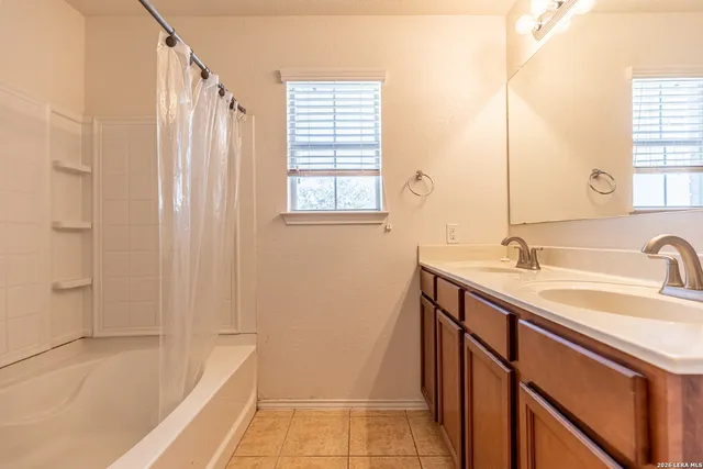 $1,600 | 111 Palazzo Torre, San Antonio, TX 78253