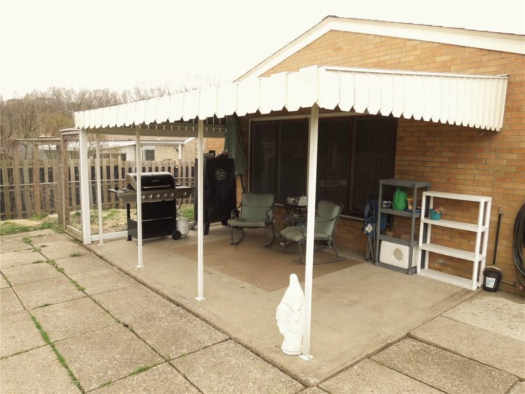 2043 Borland Road Pittsburgh, PA 15243 - Photo 3 of 24 Patio