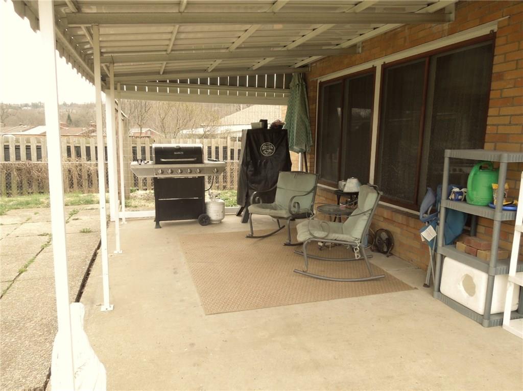 2043 Borland Road Pittsburgh, PA 15243 - Photo 4 of 24 Nice relaxing area