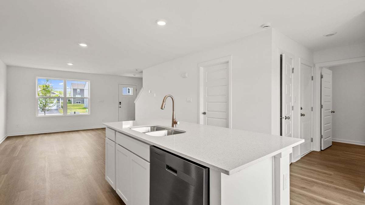 602 Adirondack Court Joliet, IL 60421 - Photo 3 of 33