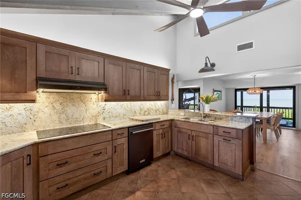 $4,895,000 | 3777 West Gulf Drive, Sanibel, FL 33957
