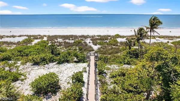 $4,895,000 | 3777 West Gulf Drive, Sanibel, FL 33957