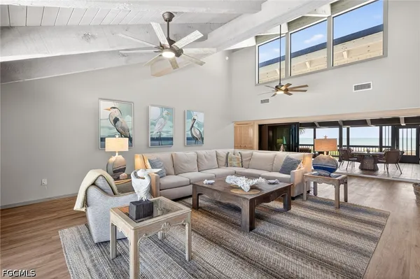 $4,895,000 | 3777 West Gulf Drive, Sanibel, FL 33957