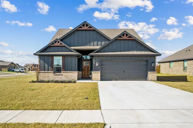 $429,900 | 4200 Kristoff Lane, Sanger, TX 76266