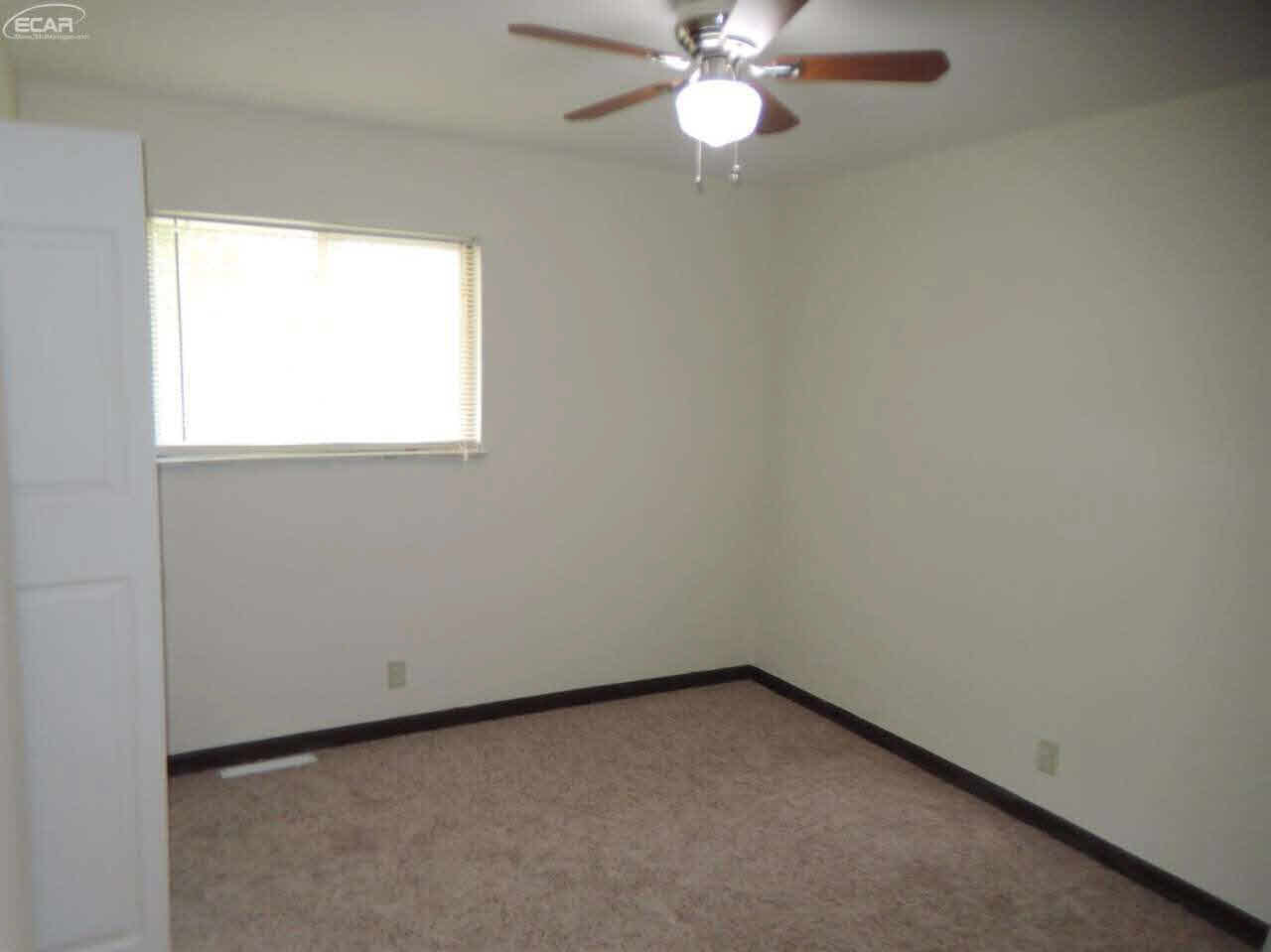 6499 Silver Lake Road Linden, MI 48451 - Photo 17 of 22 21222813-16.JPG