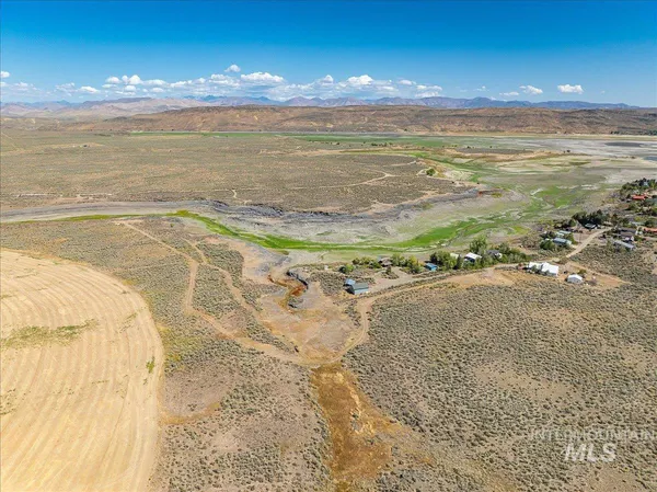 $187,900 | 380 Lakeside Drive, Shoshone, ID 83352