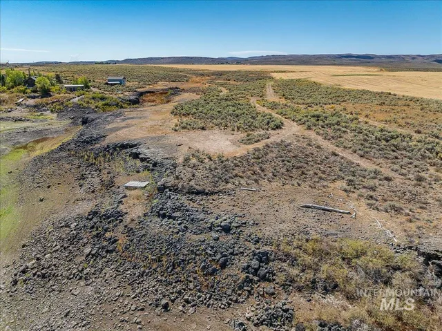 $199,900 | 380 Lakeside Drive, Fairfield, ID 83327