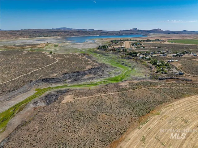 $199,900 | 380 Lakeside Drive, Fairfield, ID 83327