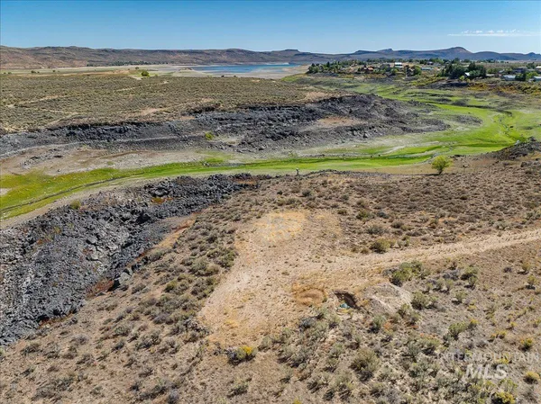 $187,900 | 380 Lakeside Drive, Shoshone, ID 83352