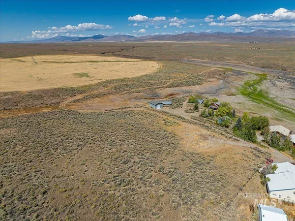 $187,900 | 380 Lakeside Drive, Shoshone, ID 83352