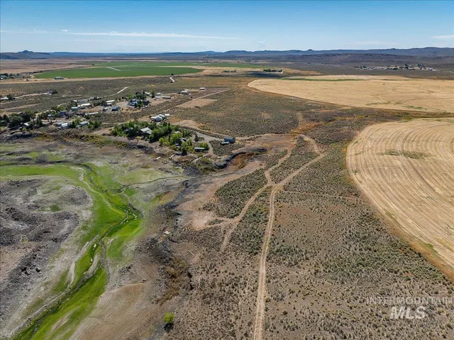 $199,900 | 380 Lakeside Drive, Fairfield, ID 83327