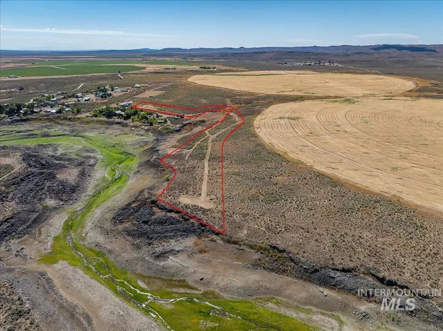 $199,900 | 380 Lakeside Drive, Fairfield, ID 83327