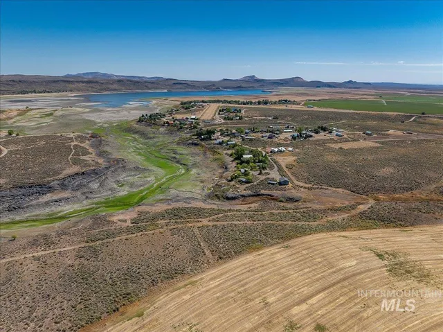 $199,900 | 380 Lakeside Drive, Fairfield, ID 83327