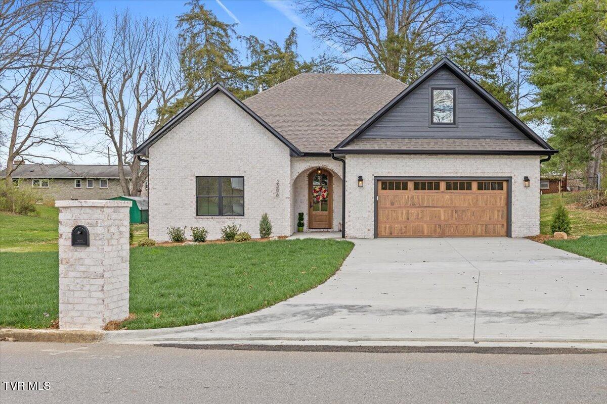 2306 Rambling Road Johnson City, TN 37604 - Photo 2 of 53 02-128A8069